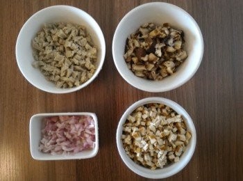 step2: 將材料切成差不多大小的小丁