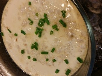 step5: 蛋蒸好，便可灑上青葱。
祝一次成功！
如果失敗，請再接再勵！試多幾次，你便會更容易撑握技巧！