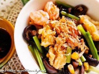 step12: 香噴噴的麵疙瘩，灑上少許的油蔥酥