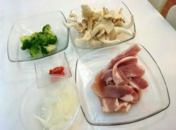 step1: <span class="group_1">食材</span>