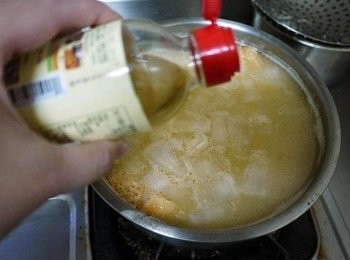 step6: 起鍋前加入一匙的味琳