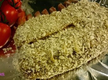 step7: 羊架均勻沾上麵包糠混合物便可入１８０度焗爐焗２２分鐘。
（２２分鐘為Medium Well ７０%熟，中心溫度約６０度）