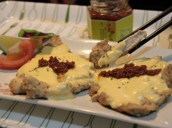 step5: 大功告成^_^微微辣辣的辣椒魚卵混合著起司在嘴裡化開的感覺很不賴喔