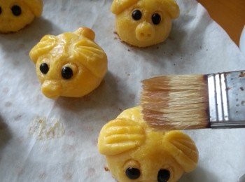 step20: 取出搽糖水再焗6-7鐘即可(每個爐溫不同,需目測)