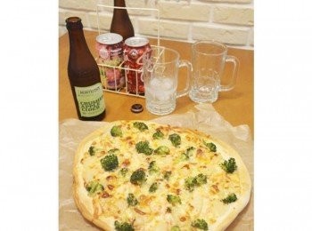 step16: 好香的鮮蝦鳳梨披薩出爐囉&gt;/////