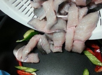 step5: 落白鱔炒勻