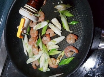 step7: 贊少許紹興酒炒勻