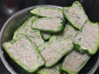 step5: 取出魚肉釀入青椒