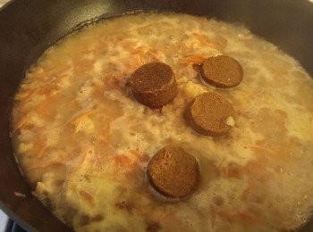 step3: 再放入紅扁豆拌炒後,加入牛頭牌咖哩塊4顆