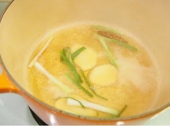 step4: 潠入米酒。