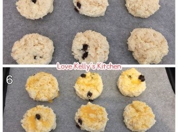 step3: 將半杯的牛奶倒入粉內拌勻，留意濕潤度吾好太濕(如有需要可再逐少加入餘下的牛奶)