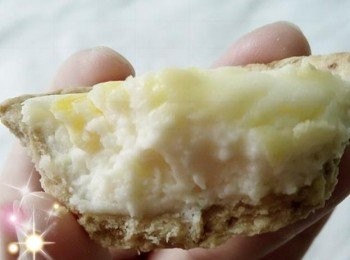 step14: 簡易版的半熟起司塔就完成囉！一口咬下~~超享受的！