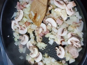 step10: 加入磨菇炒香