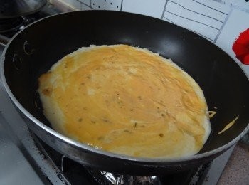 step4: 直接在麵糊上塗上千島醬