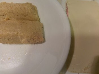step1: 素肉漿和豆腐混合加入調味料攪勻,最後下生粉再攪勻。