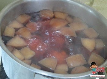 step6: 然後轉慢火加蓋煲多20分鐘~