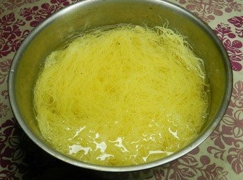 step2: 米粉泡水