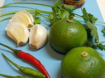 step1: 預先將生蝦解凍