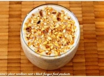 step4: 最後在黑木耳牛奶的上層，陸續放入爆米香的碎粒。