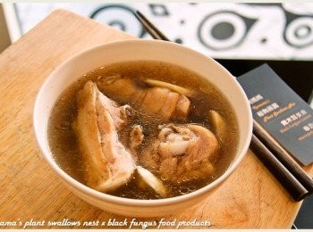 step5: 待電鍋跳起後，再續悶10分鐘即可，雞肉吃來軟嫩不柴，湯頭清香滋味十足。