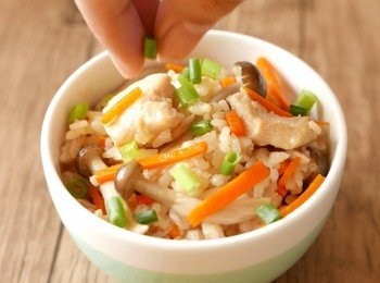 step9: 灑上蔥粒即成。