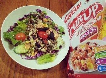 step2: 取鍋燒熱後，放入1大匙橄欖油，加入澎湖野生丁香魚，小炒一下，快炒約3~5分鐘後即可起鍋，放一邊等涼，【福壽成立以來，從未捲入食安風暴，關鍵是「實在」，關於吃的，食安是最重要的。】