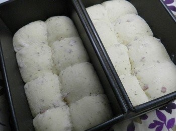 step5: 發酵兩倍大，塗上蛋液，烤箱165度預熱10分鐘，烤30分就可以囉~