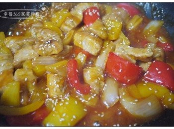 step7: 煮至收汁及可起鍋，食用前灑上白芝麻。