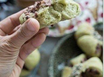 step7: 放進已預熱之焗爐180'c 10分鐘焗爐內，作15分鐘烤焗便完成
(每個焗爐火力略有偏差，如大家手上不新型對衡抽風焗爐、可在開爐後10分鐘放下一張錫紙在麵糰上，以免面層過焦燶。)