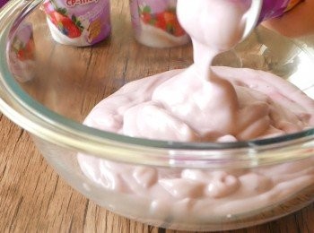 step1: 把乳酪倒到大碗中備用。