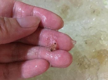 step2: 浸發好後挑走雜質後清洗乾淨，隔水備用