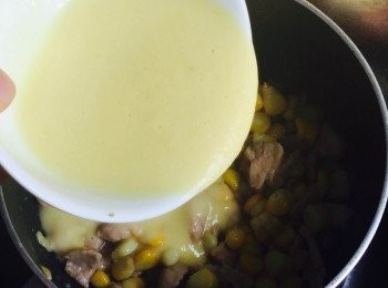 step6: 加入粟米蓉。