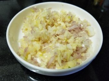 step2: 蒜頭，乾蔥
