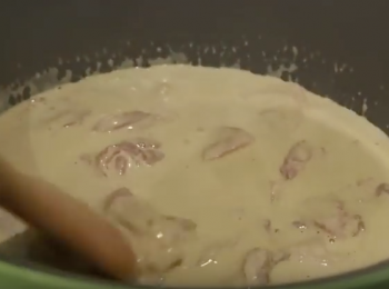 step5: 加入雞肉炒約1分鐘。