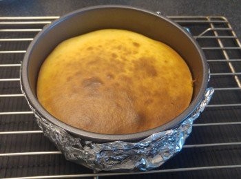 step9: 將<span class="group_2">酸忌廉面</span>材料混合攪混。