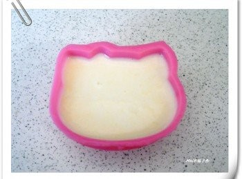 step4: 將蛋汁倒入模型至八分滿等凝固待用