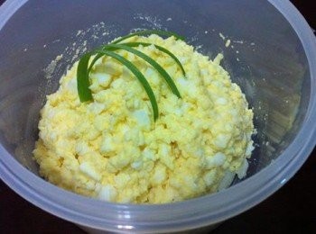 step3: 取出吐司直接夾在麵包上即可。