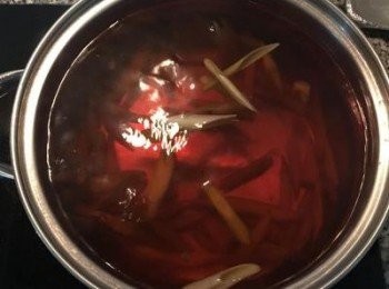 step7: 攪拌後就可以喝了！喝時在茶杯裡加片檸檬也很棒喔！如果要喝冰的，就請在攪拌後再次煮滾，然後就不要再攪動，蓋蓋子放到降溫冷卻後，