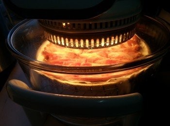 step3: 光波爐預熱220c,用高架,先波7分鐘,反轉再波3-5分鐘