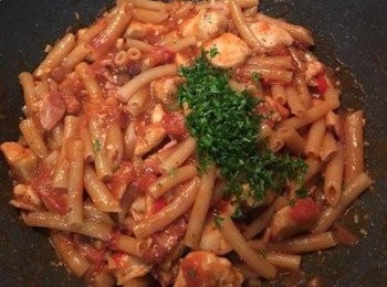 step11: 最後放入切碎的巴西里葉拌勻即可。