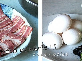 step4: 這次要做的是《培根蛋餅》
所以準備了 (六份蛋餅)：

培根先入微波爐低溫加熱約20秒 (有熟即可)
小黃瓜切成長條狀用少許鹽和糖抓拌一下
醃漬約15分鐘以上備用。