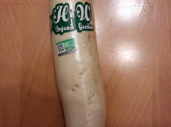 step1: 先選用有機蘿蔔半條