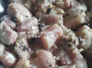 step2: 用排骨醃料Part A拌匀, 隨後加入排骨醃料Part B拌好, 放入雪櫃醃最少4小時或過夜更入味