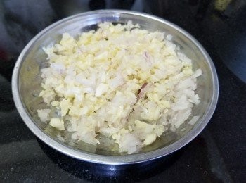 step1: 蒜頭，乾蔥