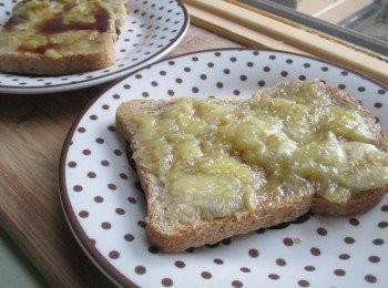 step5: 好香好濃郁的香蕉吐司，配上熱咖啡~讚!