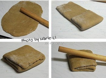 step4: 桌面灑上高筋麵粉，將麵糰放置在桌面上
擀成方型後先折成三折
轉90度擀開來再折三折
以保鮮膜或錫箔紙包起來冷藏30分鐘醒麵。

30分鐘之後桌面灑上高筋麵粉作為手粉
將醒好的麵糰從冰箱取出置於桌面
再次重覆擀開、折三折
轉90度再擀開折三折的動作需反覆做九次

※重覆擀開、折三折，每完成三回就讓麵糰休息15分鐘
   會比較好操作喔。