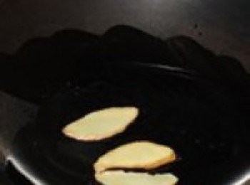 step4: 油鍋薑片爆香