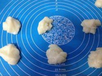 step6: 用刮板刀切成等塊