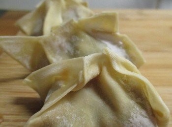 step4: 一顆顆小巧可口餛飩，快速完成。