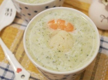 step7: 不只有花椰菜蔬菜的甜味還有海鮮的鮮味唷 ❤細緻又滑順的花椰菜濃湯，好美味好香濃。